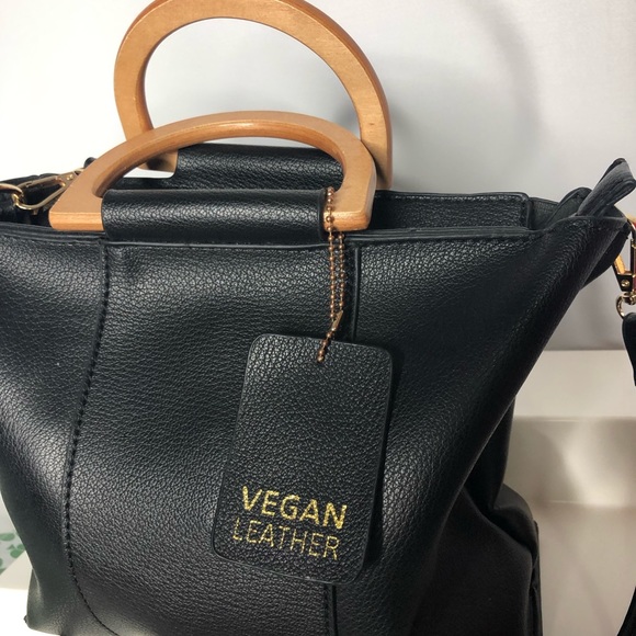 Vegan Leather Purse in Pristine Condition!! - Picture 2 of 12